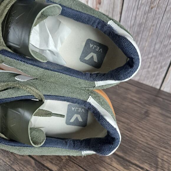 Veja V-10 Suede Army Green Gum Sneaker Women's Sz 8 (GUC) - Picture 7 of 9